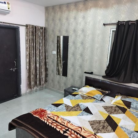 Shiv Shakti Homestay Ujaim Exterior foto